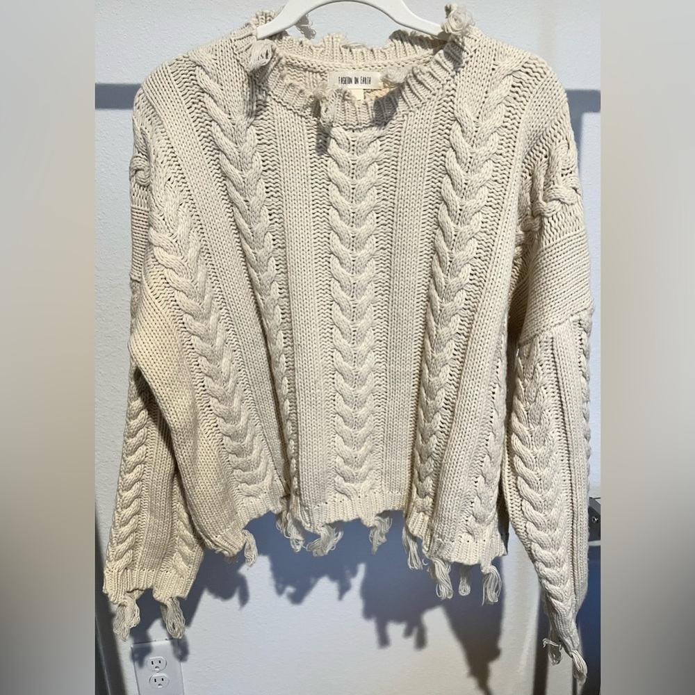 Forever 21 Knit Sweater Women’s Size Large Distressed Beige Fringe
